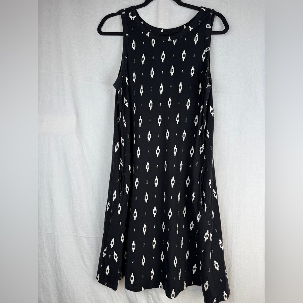 Sonoma Black and White Sleeveless Maxi Dress